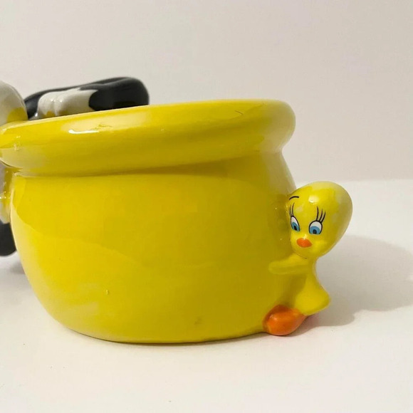 Warner Bros Looney Tunes Sylvester and  Tweety Bird Vase Flower Planter - Picture 2 of 16